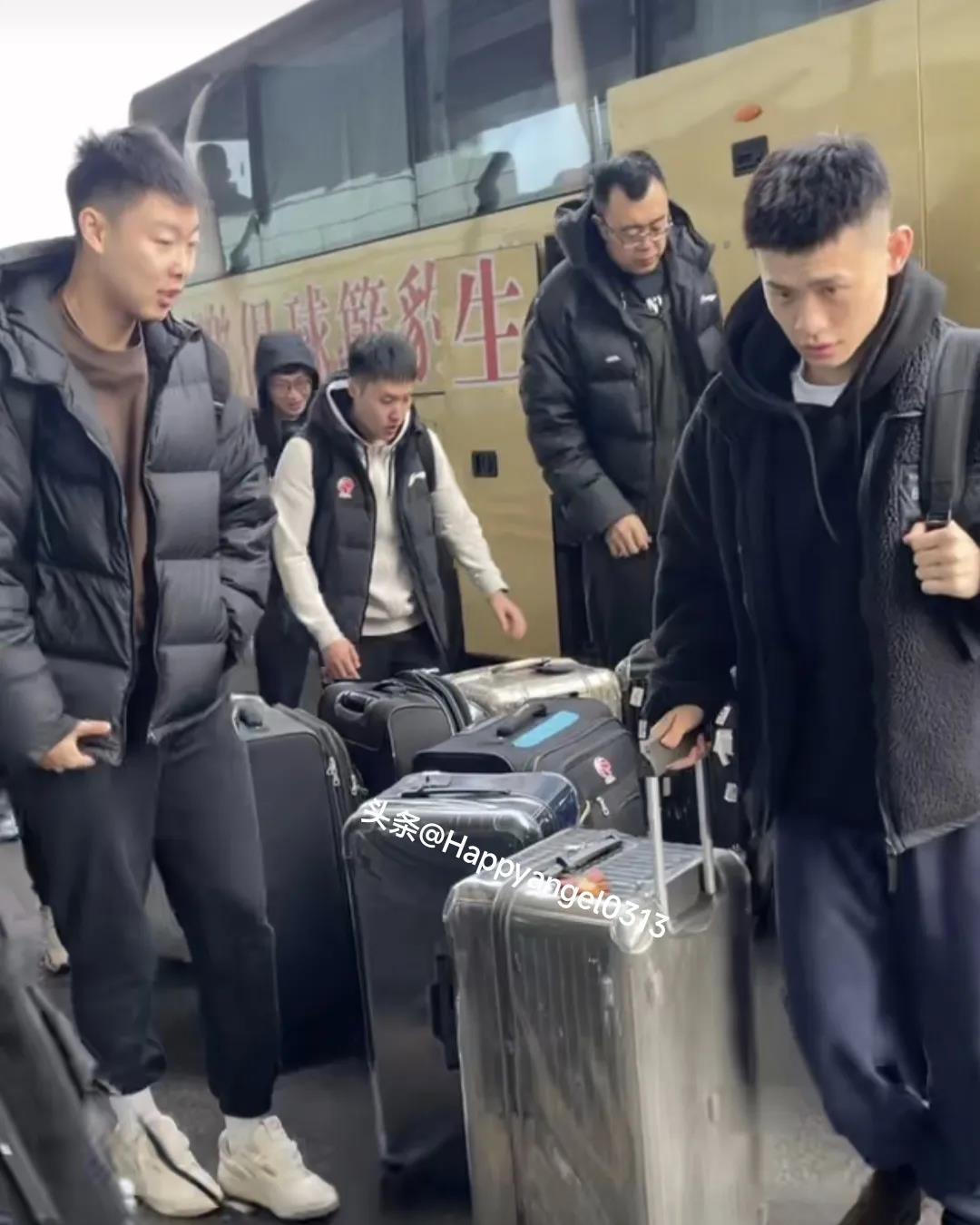 关于辽宁男篮遭遇挑战，战术重新调整，全力备战的信息