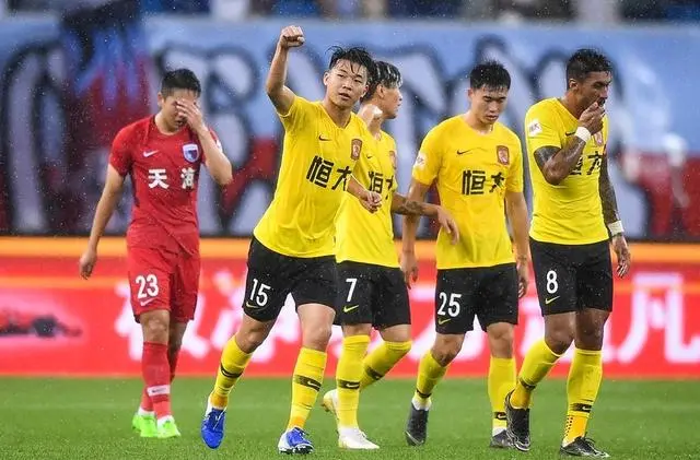 恒大主场告负三分榜首宝座动摇的简单介绍